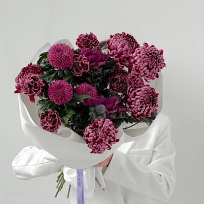 Букет с хризантемой